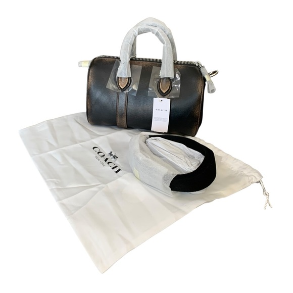 Coach Loved Leather Compass 25 Duffle Bag Black Tan Zip Top Detachable Strap NWT - Picture 2 of 16